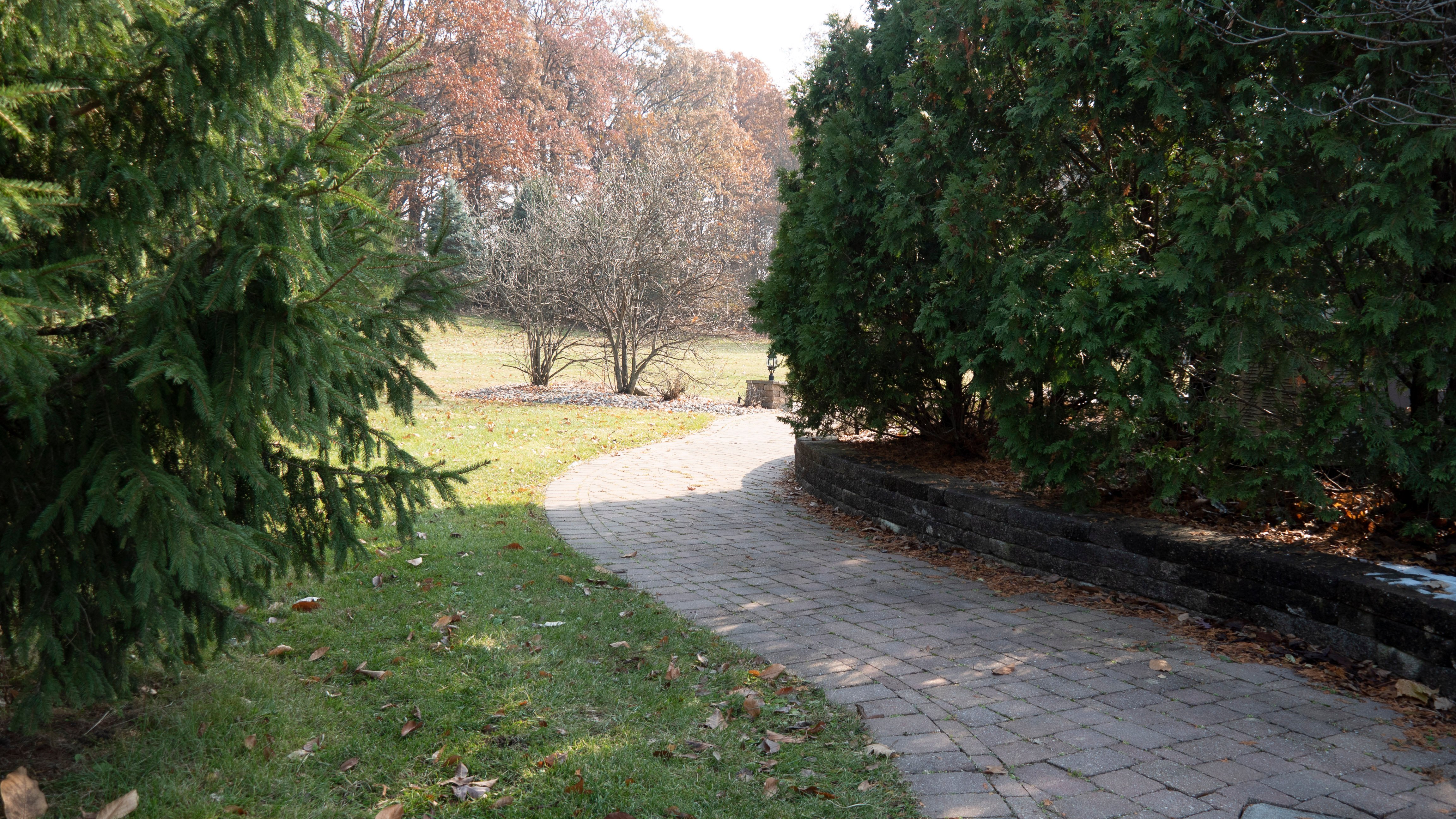 West Hamilton Estate Home on Post Rd.