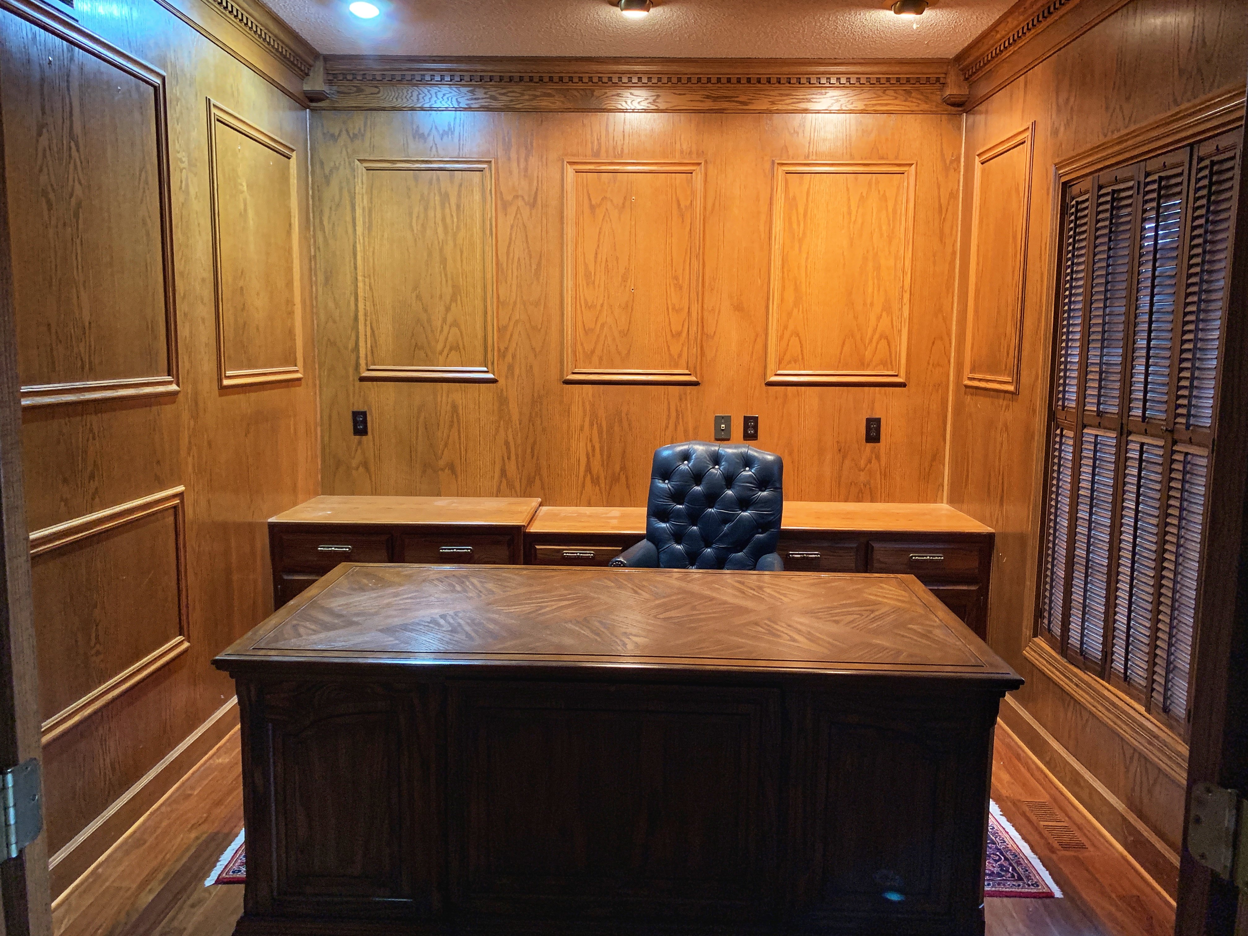 West Hamilton Estate Home on Post Rd.