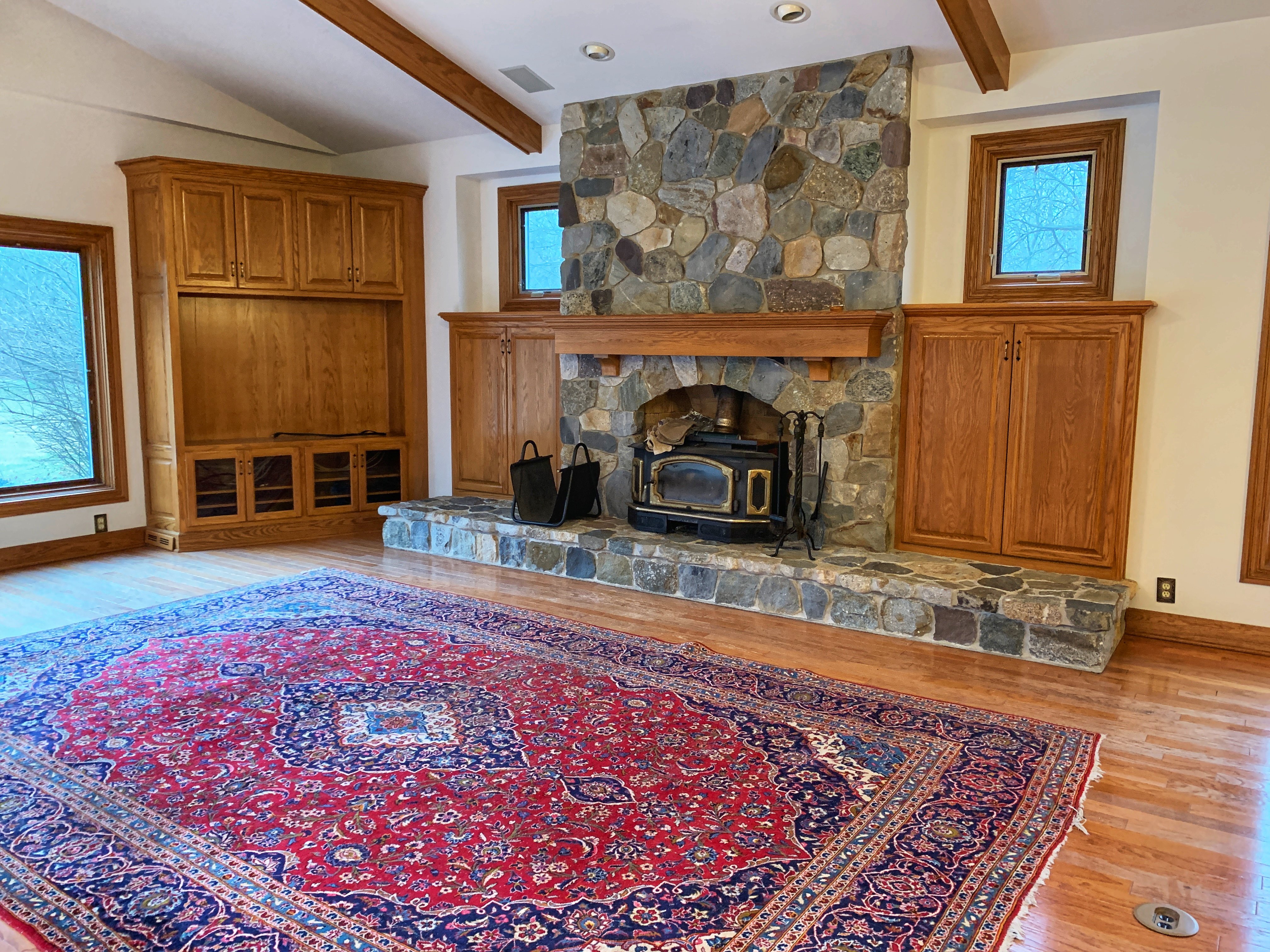 West Hamilton Estate Home on Post Rd.