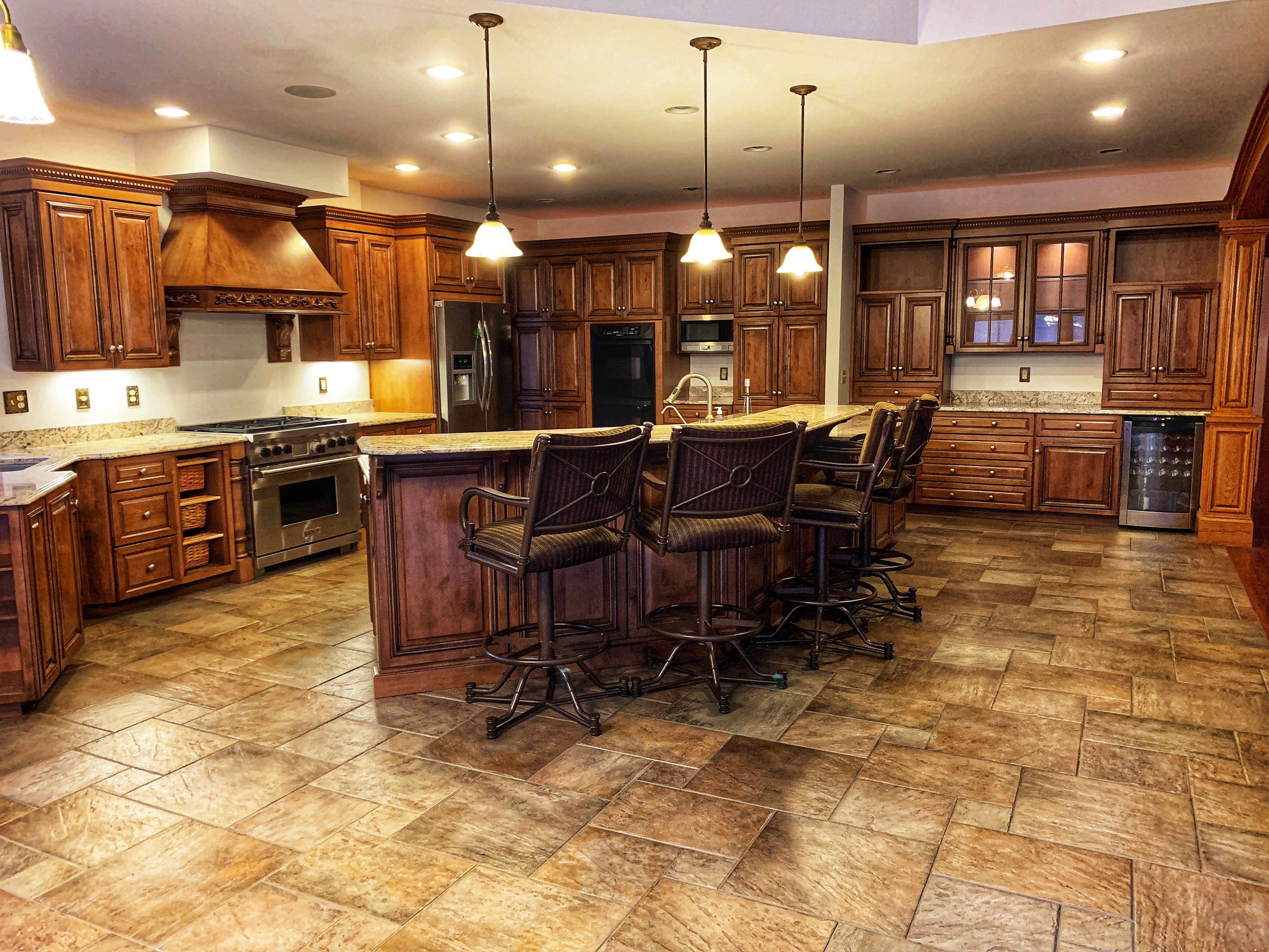 West Hamilton Estate Home on Post Rd.