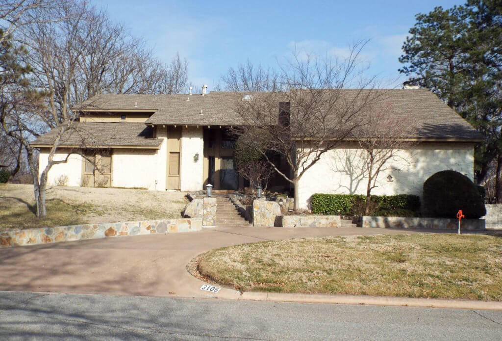 4/26 BEAUTIFUL HOME * WILLOW WEST ADDITION * SWIMMING POOL