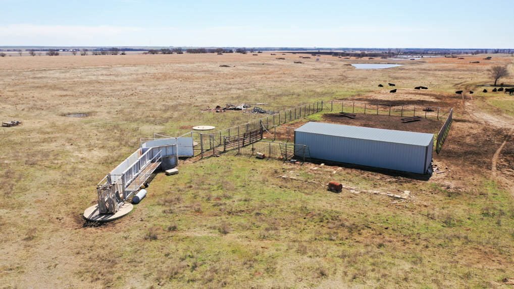 4/26 160± ACRES * KAY COUNTY * GRASS LAND * PONDS * BLACKWELL OKLAHOMA