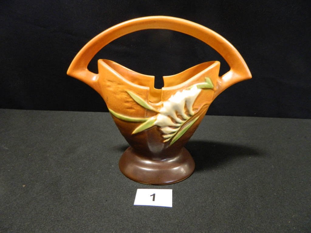 5/6 ONLINE ONLY AUCTION ANTIQUES– COLLECTIBLES— POTTERY– CARNIVAL– TRUNKS TABACCIANA– TRADING CARDS