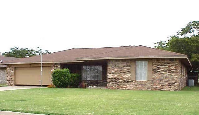 7/12 Brick Home * 3 Bedroom * 2 Bath * Covered Patio Enid OK