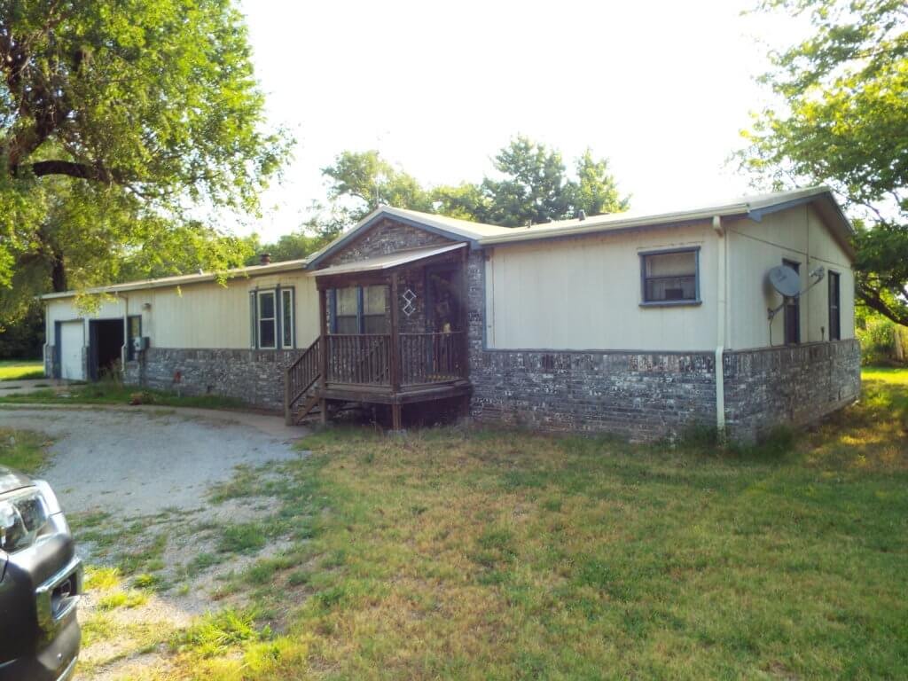9/13 HOME * 2- VACANT LOTS PECAN TREES * SMALL TOWN BRECKINRIDGE OK