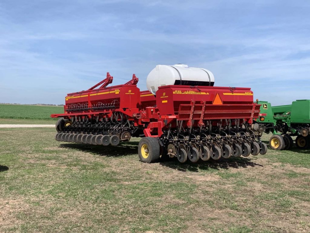 4/23 TRACTORS – TILLAGE – SPRAYERS – VEHICLES – TRAILERS – CATTLE