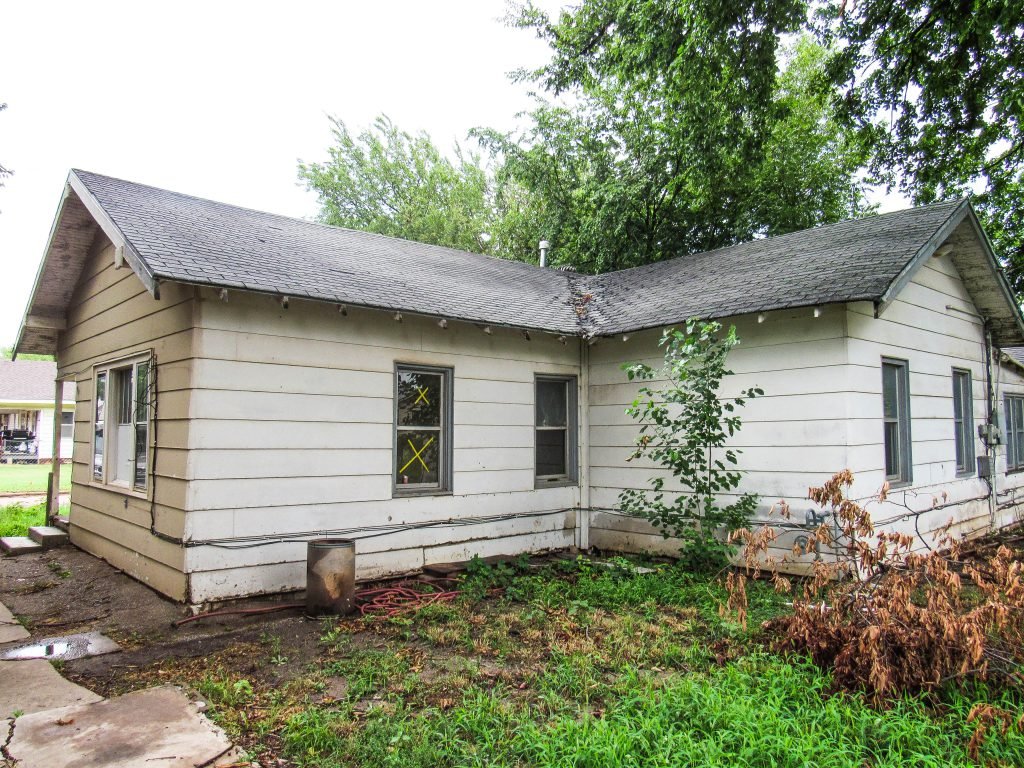 8/11 913 E. 2nd Pine Ave Enid, Ok.