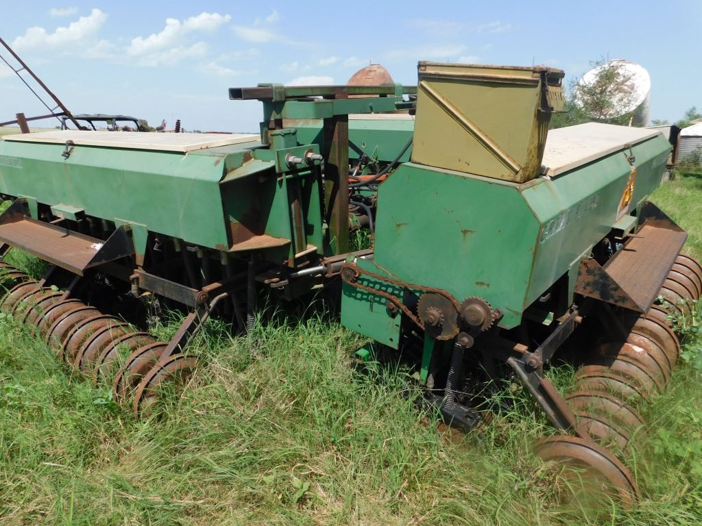 9/19 TRACTORS * TILLAGE * PLANTERS * TRUCKS *TRAILERS * TOOLS * SCRAP IRON