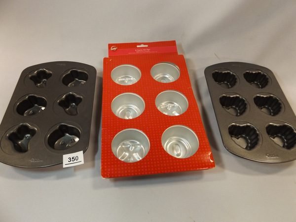 12/2 Holiday Decor/Ornaments, Pampered Chef, Fostoria, China, Commercial Kitchen, Barbies, Glassware, Kitchenware