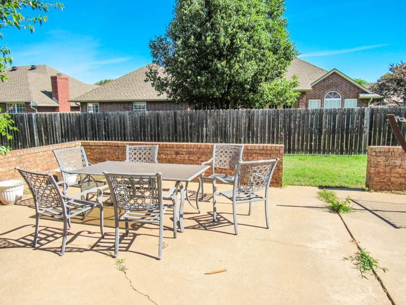 Tract 1: 4208 Country Club Dr. Enid, Ok.