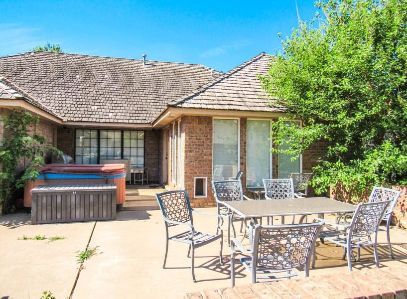 Tract 1: 4208 Country Club Dr. Enid, Ok.