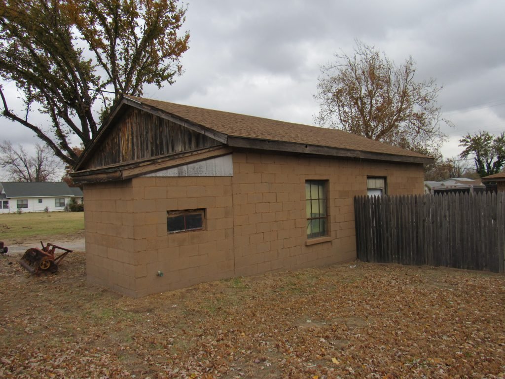 Tract 2: 414 N Coolidge St. Enid, Ok
