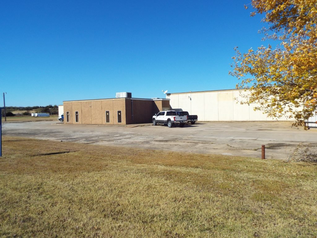 12/8 Cushing OK • 6.77± Acres • 42, 263sq. ft., • 440 volt three phase