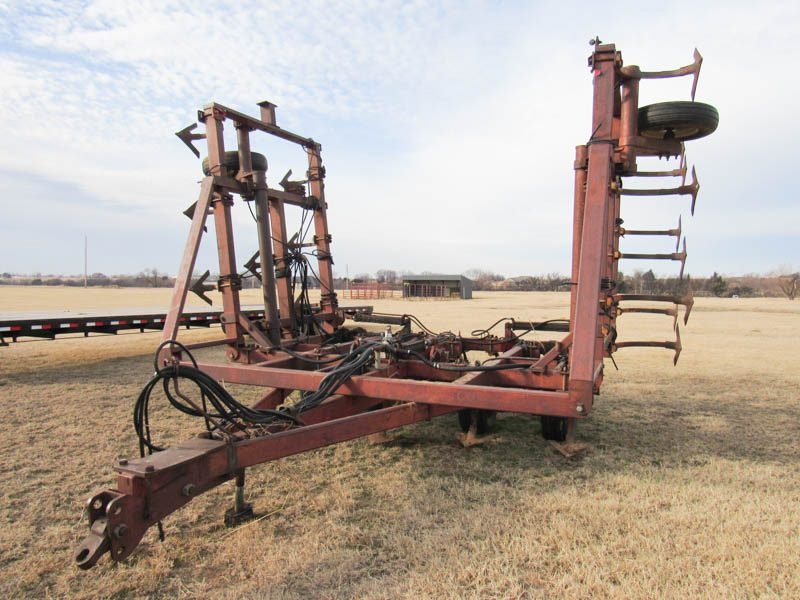 1/14 Truck- Backhoe - Skidsteer - Mower - Trailers - Fuel Tanks - Cultivators- Combine - Grain Drills