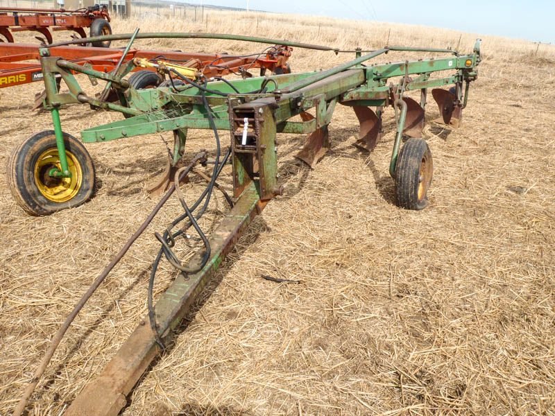 4/22 FARM MACHINERY, TRACTOR, COMBINES