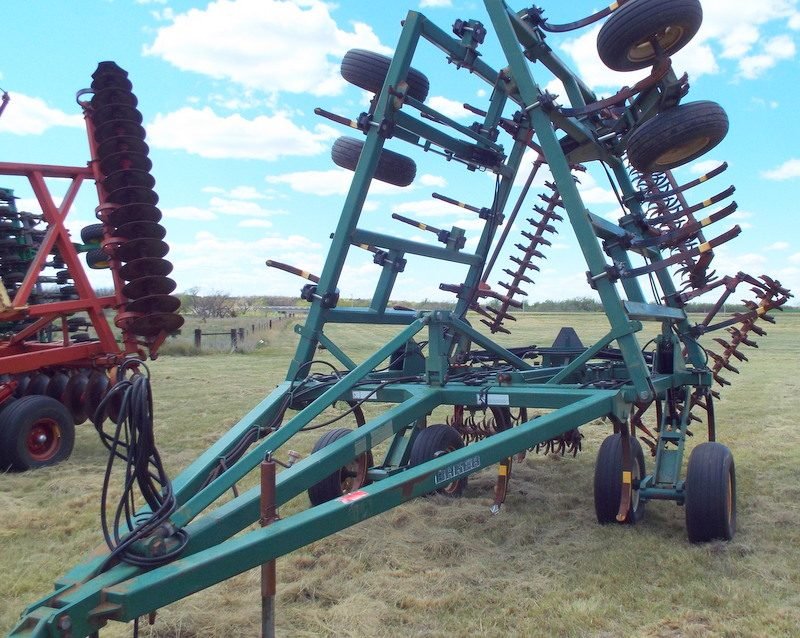 5/19 JD Tractors, NH 4x4, JD Combine, Hay Equip, Trucks, Tillage