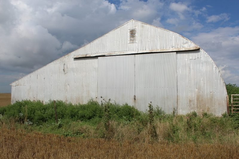 8/17 160 ± Acres * Kingfisher County * Cropland * Grass * Barn * Corral * Pond