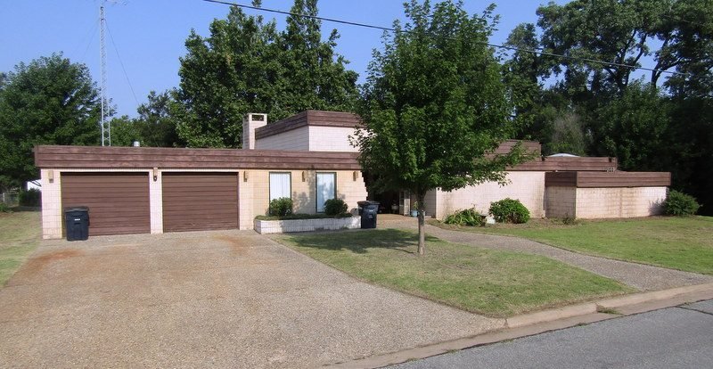8/26 5, 455± SQ.FT. * 4 BEDROOMS * 3 BATH * 2.38± ACRES * INDOOR POOL