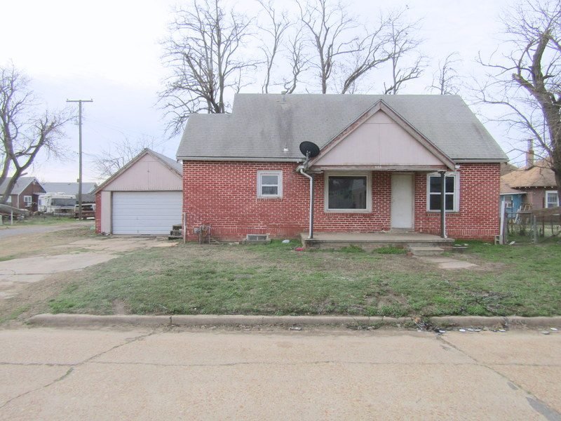Property #1 559 E OAK AVE * ENID OK * 2 BED 2 BATH