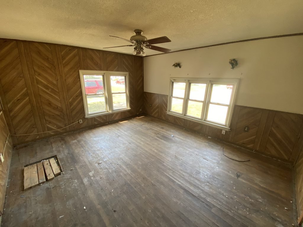 Property #2 337 E OLIVE OAK AVE * ENID OK * 2 BED 1 BATH