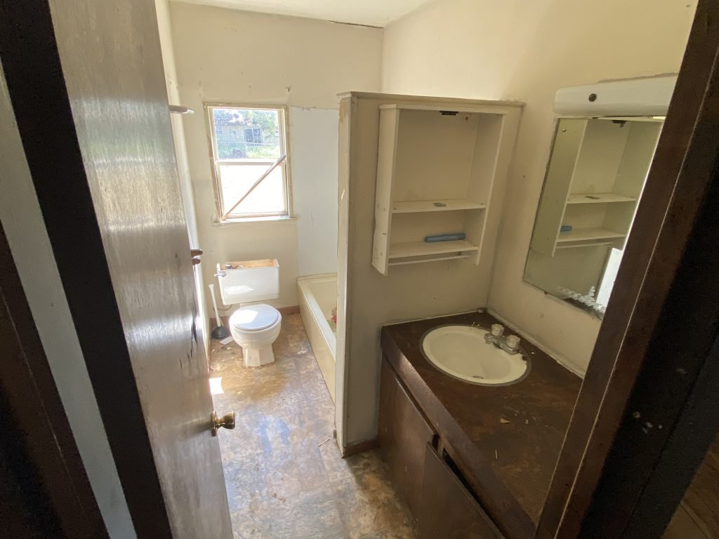 Property #2 337 E OLIVE OAK AVE * ENID OK * 2 BED 1 BATH