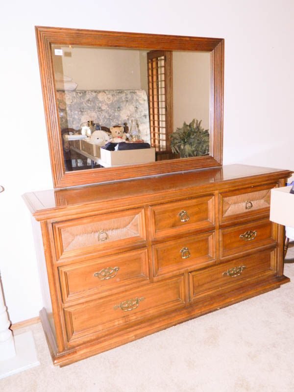 12/20 Silk florals, TVs, furniture, appliances, glassware, costume jewelry, household items, dessert rose, blue carnival glass