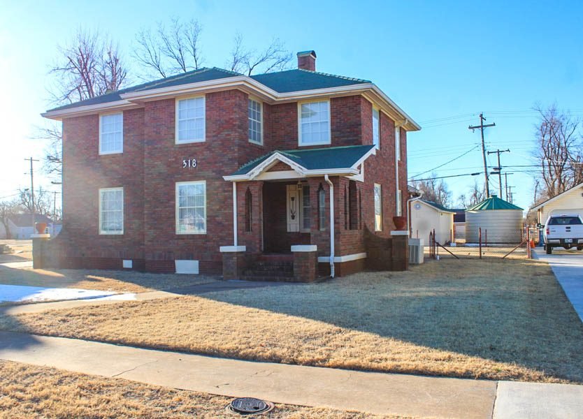 3/26 Historic Home * 3 Bedroom * 3 Story * 2 Car Garage * Basement * Oklahoma Ave * Hennessey OK