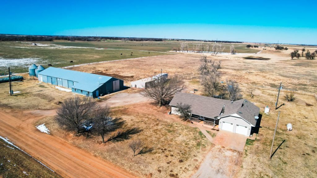 4/29 23± ACRES * HOME * 3 BED 2 BATH * LARGE SHED * LIVESTOCK PENS * KINGFISHER COUNTY OKLAHOMA