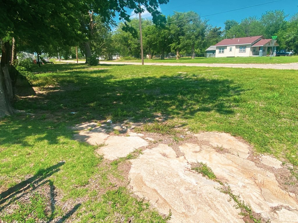Lot 1: 122 E York Ave Enid, Oklahoma