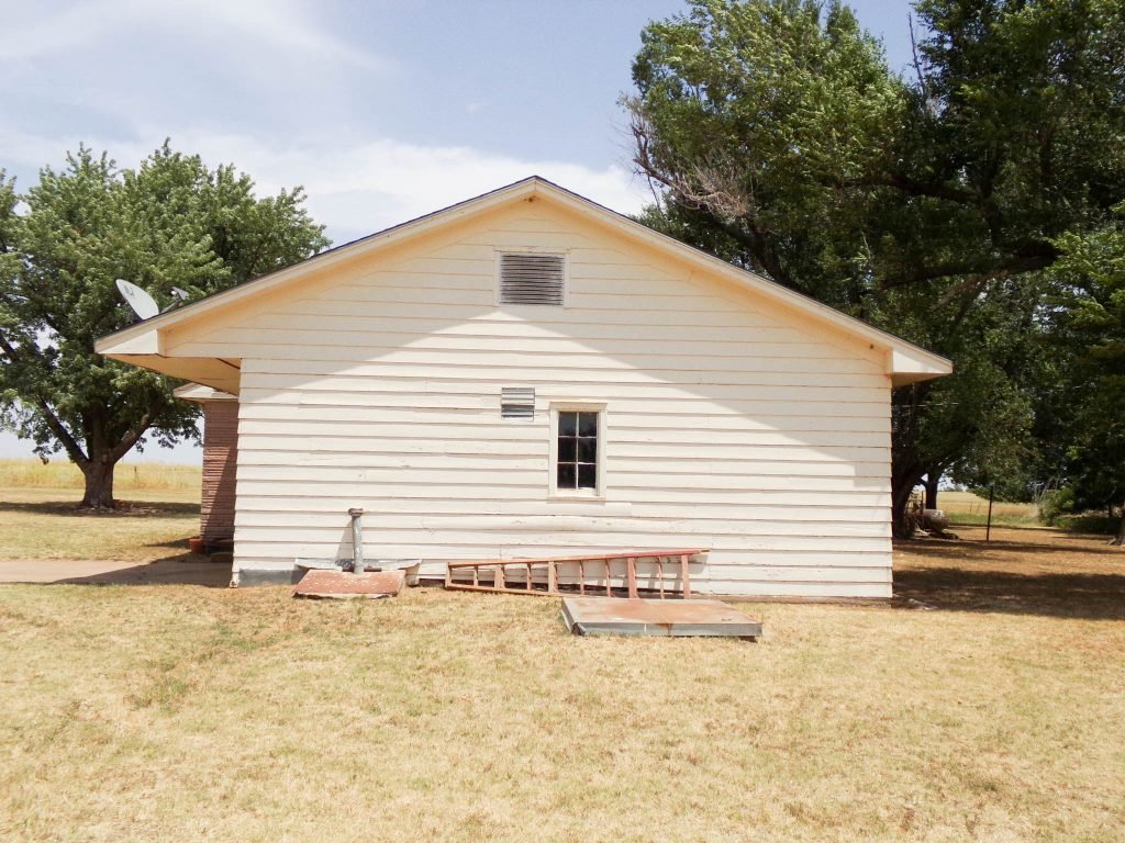 8/26 80± ACRES * HENNESSEY AREA * KINGFISHER COUNTY, OKLAHOMA CROPLAND * PASTURE * HOME