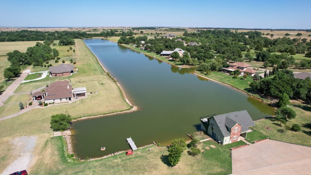 Club House, Ski Lake