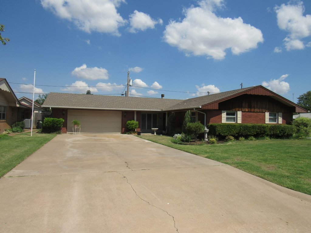 10/7 2, 591 sq.ft. HOME * LARGE VACANT LOT * ENID OK