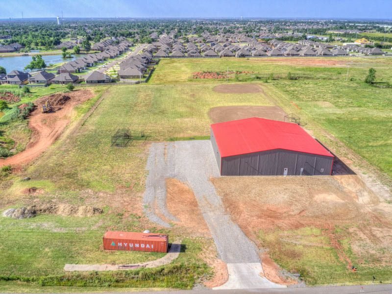 11/30 100’ X 100’ STEEL BUILDING * 4.52 ACRES * Oklahoma City Ok