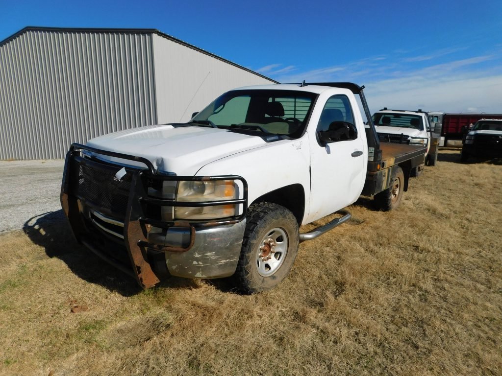 12/28 Tractors – Trucks/ Peterbilt – Tillage – Grain Trailers – Seed Cleaner – 1962 Ford Custom