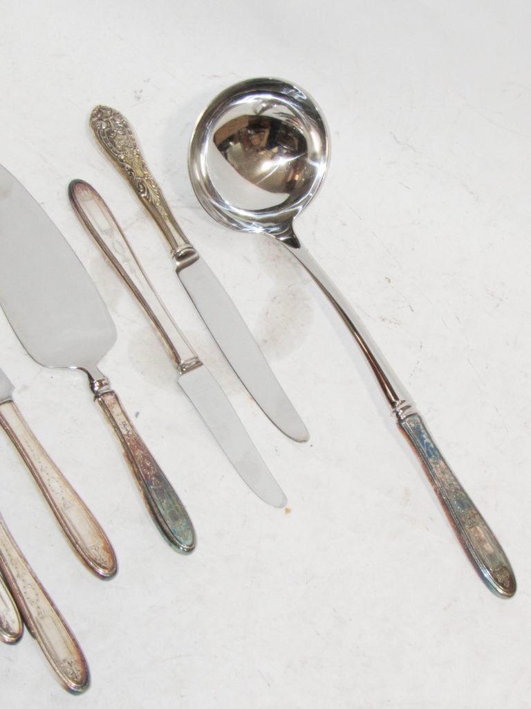 3/21 Hull/Frankoma Pottery - Collectibles - Tools - Champlin Memorabilia – Antiques