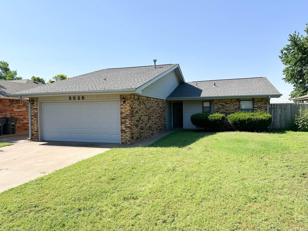 8/1 5525 FOUNTAIN HEAD DR ENID OK * 1, 147 SQ.FT. ± * 3 BEDROOMS * 2 BATHROOMS