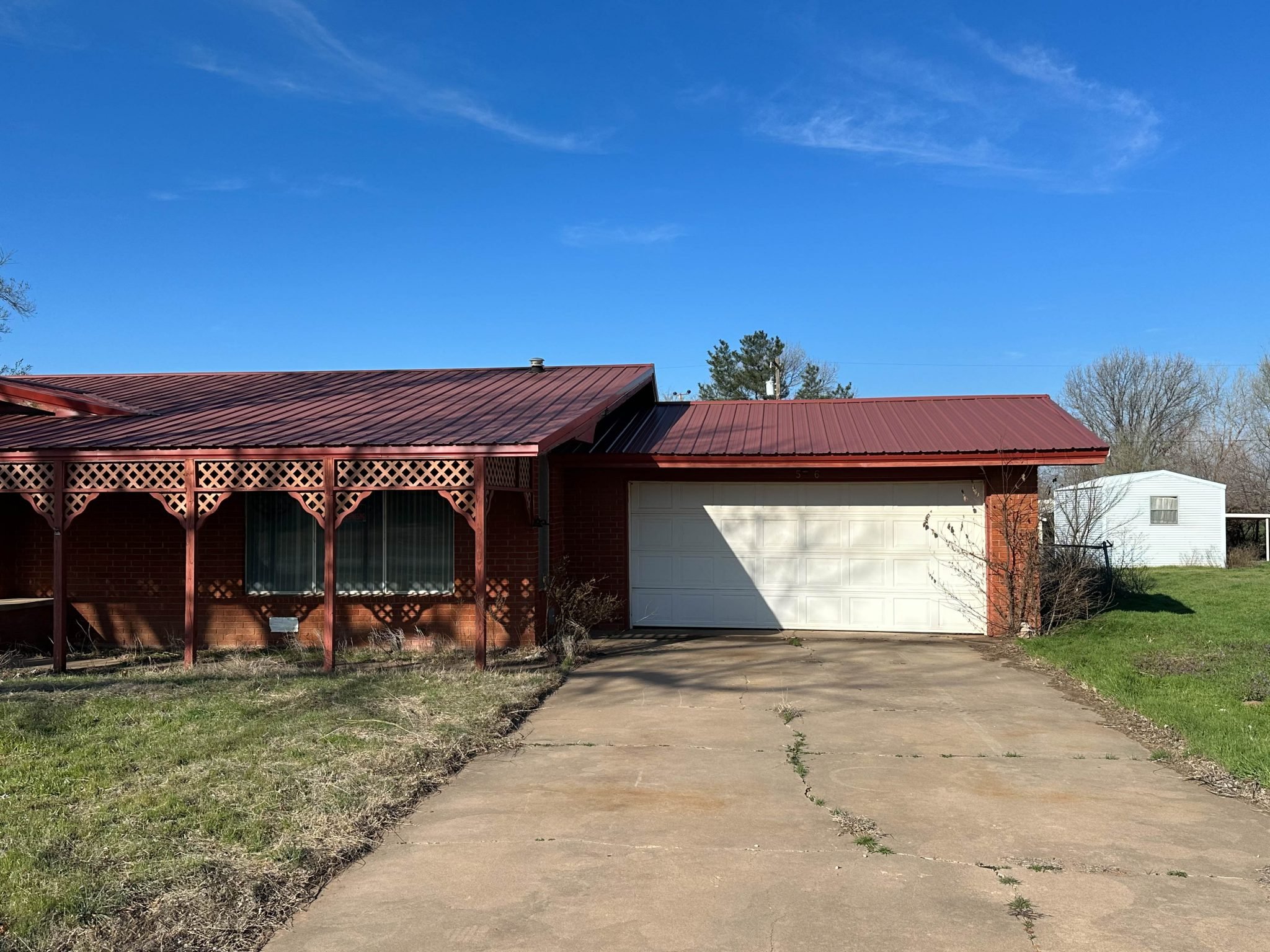 Lot 1: 516 N Main St Aline Ok 73716