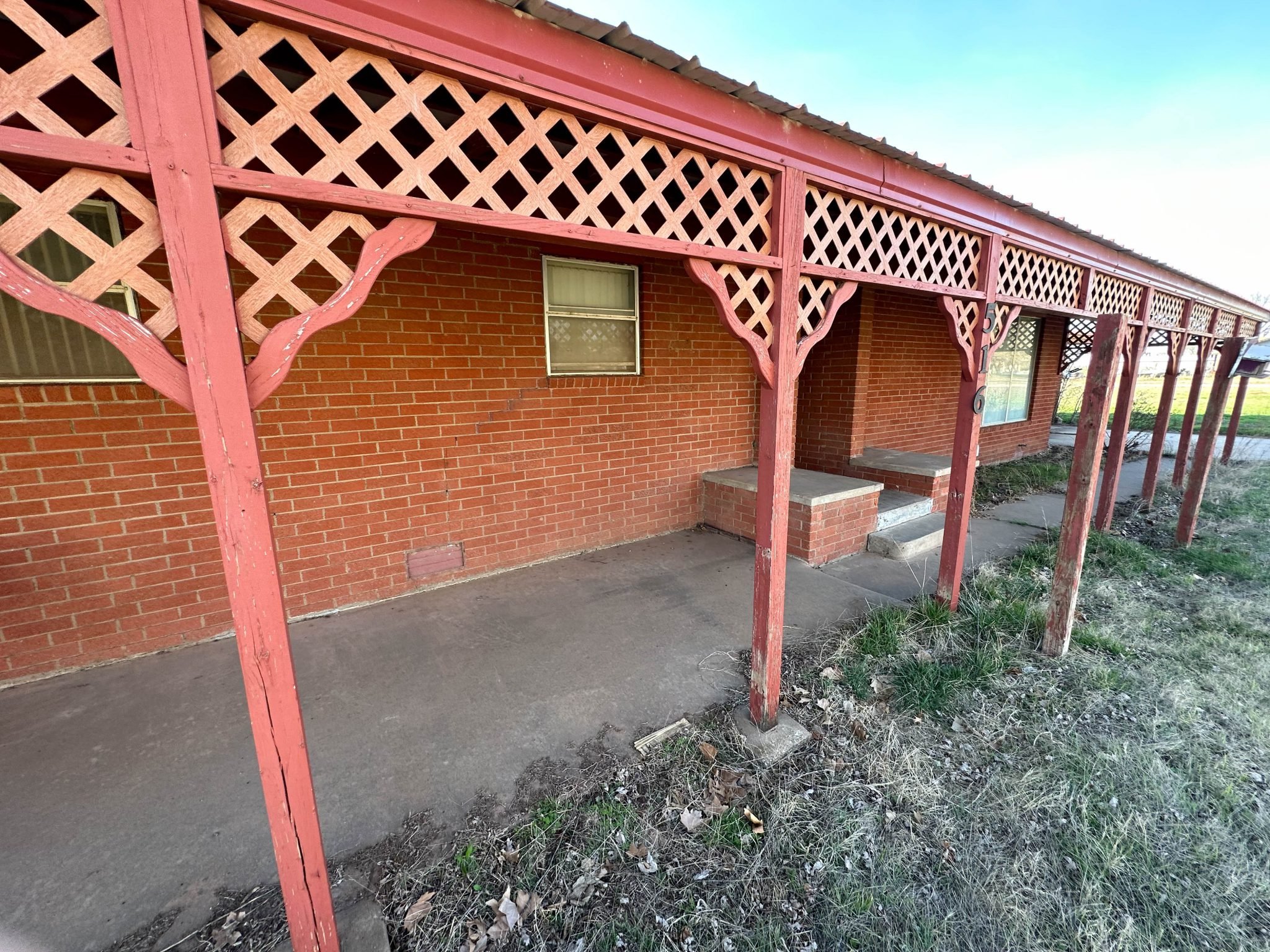Lot 1: 516 N Main St Aline Ok 73716