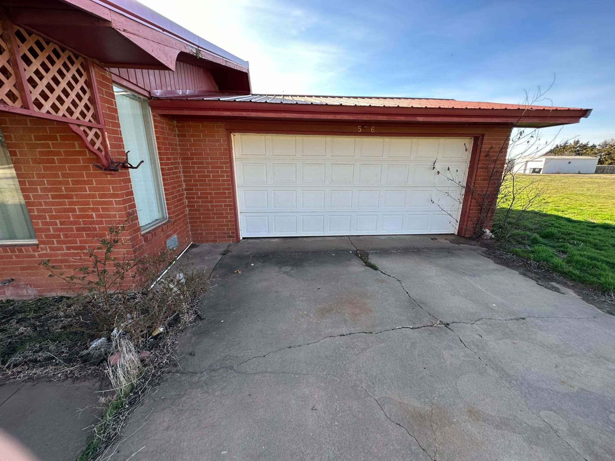 Lot 1: 516 N Main St Aline Ok 73716