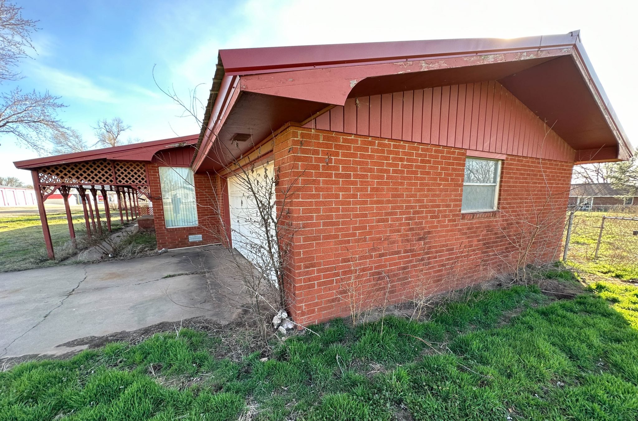Lot 1: 516 N Main St Aline Ok 73716
