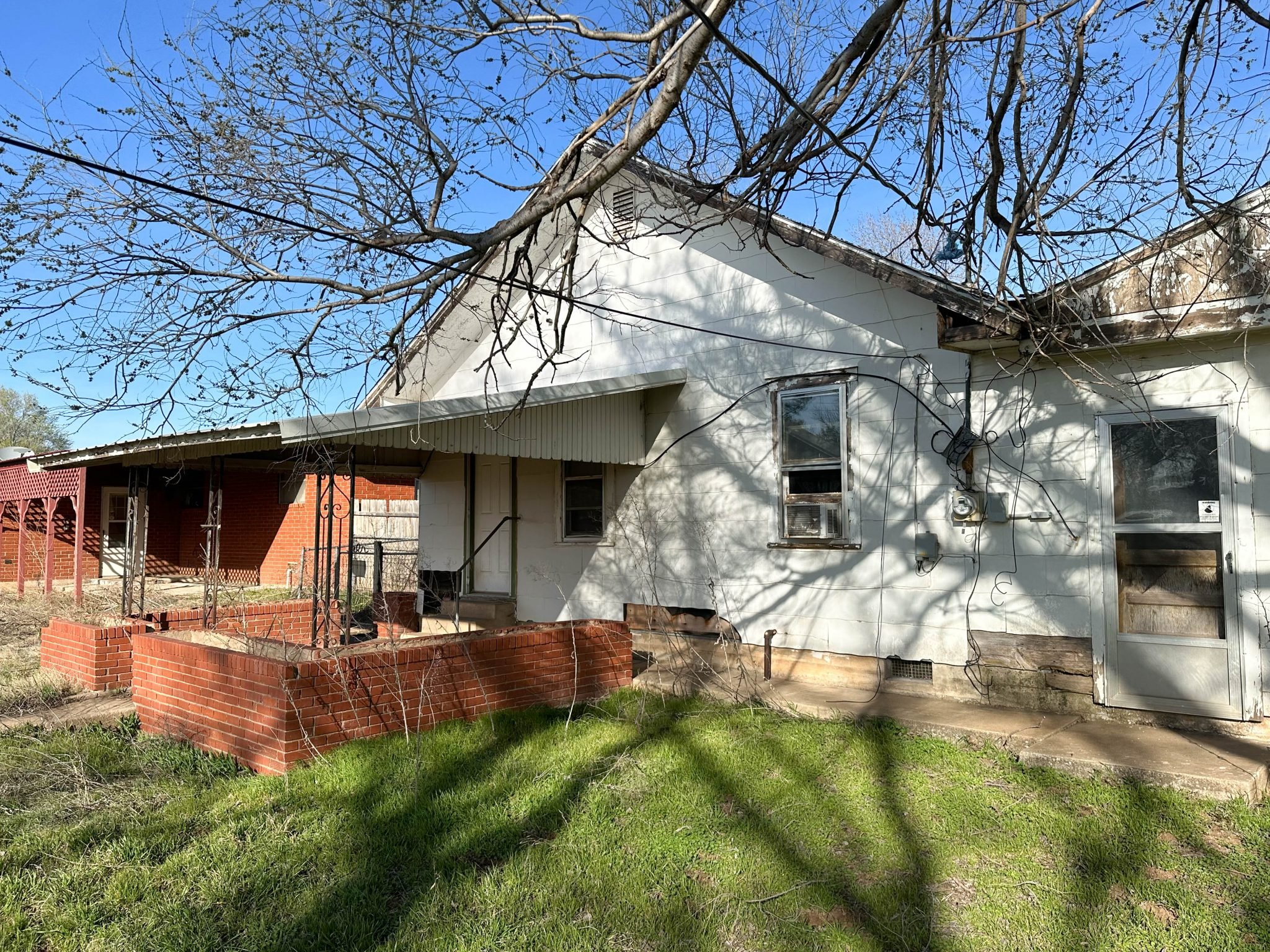 Lot 2: 512 N Main & 502 N Main St Aline, Ok 73716