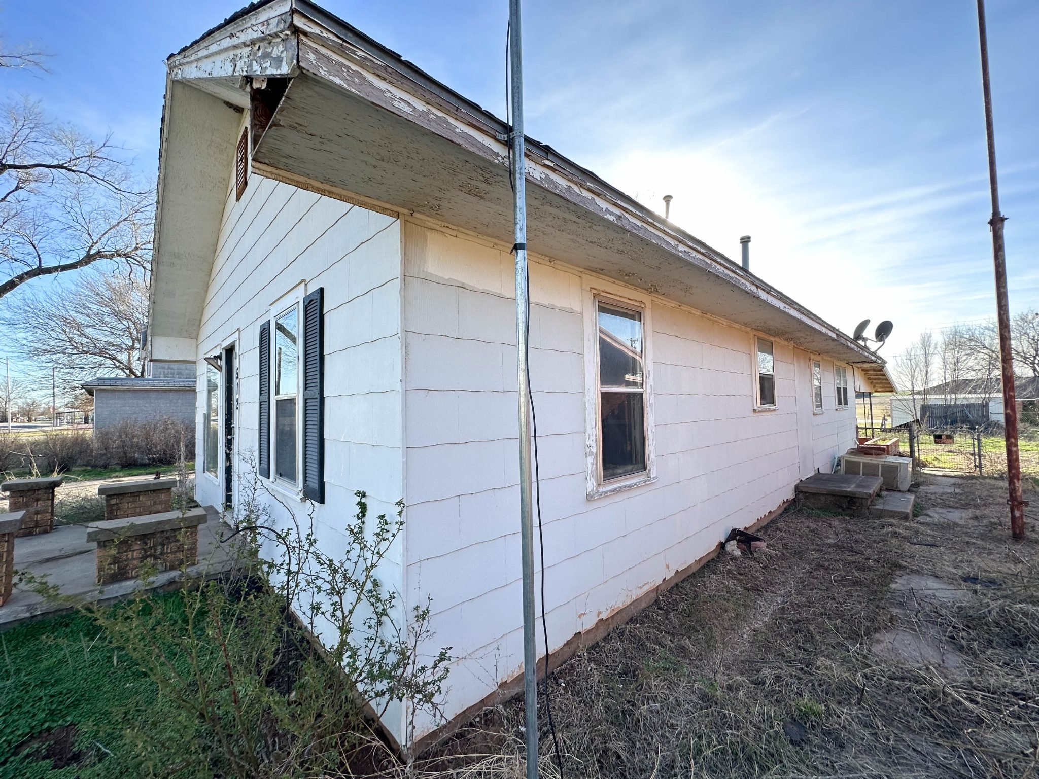 Lot 2: 512 N Main & 502 N Main St Aline, Ok 73716