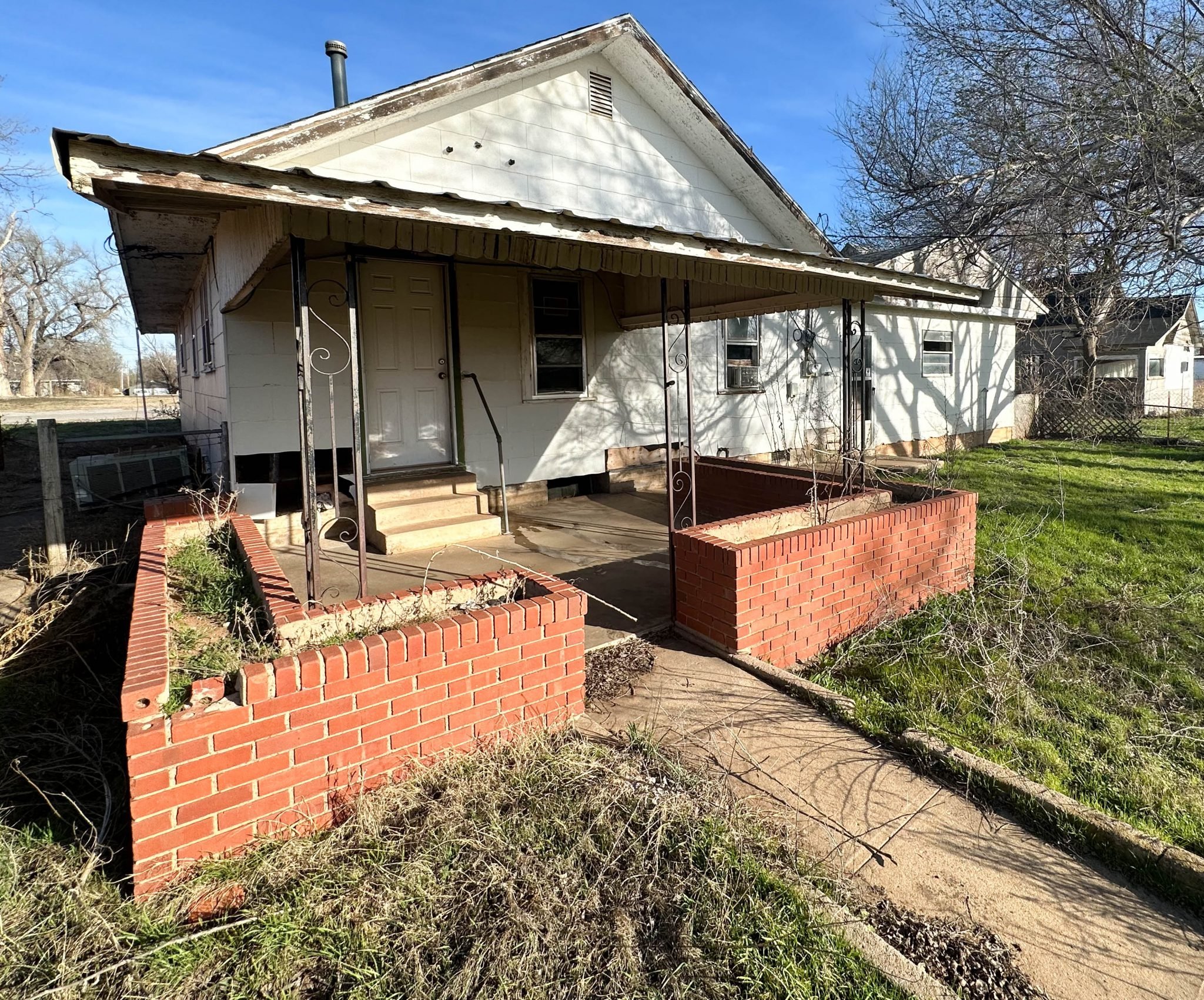 Lot 2: 512 N Main & 502 N Main St Aline, Ok 73716