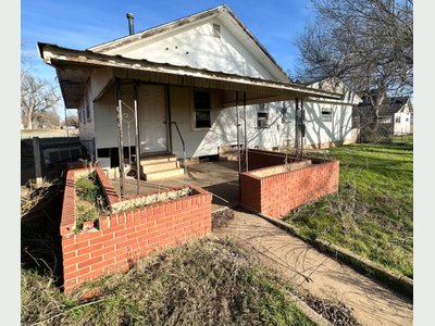 Lot 2: 512 N Main & 502 N Main St Aline, Ok 73716