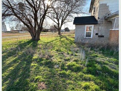 Lot 2: 512 N Main & 502 N Main St Aline, Ok 73716