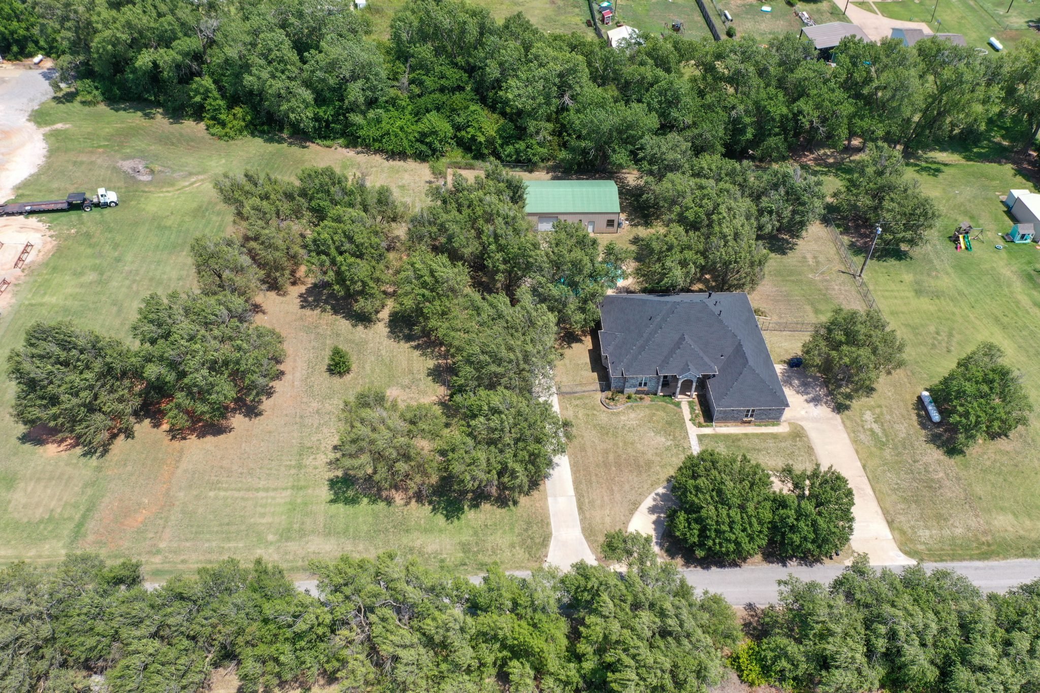 8/19 721 S LYNN ENID OK * 5, 104± SQ.FT. HOME * 5 BEDROOMS * 3 1/2 BATHROOMS * 50’X30’ SHOP * POOL * Furniture – Smoker – Shop Misc – Tools – Pool Table - House-hold