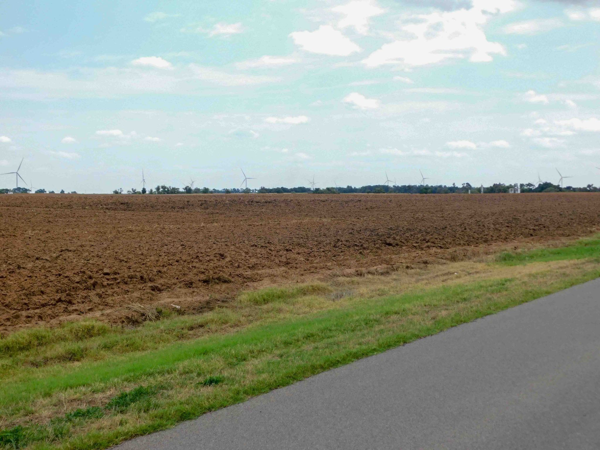 9/4 70± ACRES * MENO 0KLAHOMA AREA * MAJOR COUNTY * SHOP BUILDING * POND