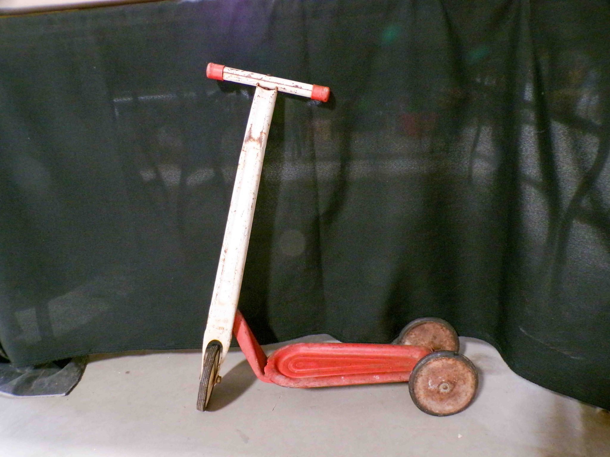 10/1 Barbies – Holiday – Books – Crafts – Fabric/Sewing – Ertl Banks – Champlin – Vintage Toys – Tools – Collectibles