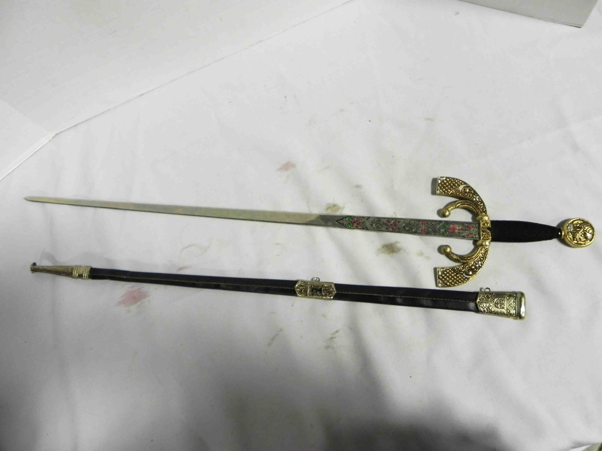 4/29 Pyrex - Drills - Swords - Furniture - Sewing/Fabric - Uranium Glass - Tea Cups - TomClark Gromes - Figurines - Fishing - Crocks