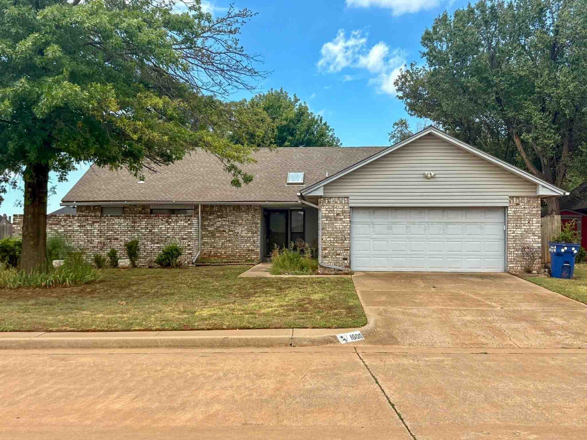 9/8 NICE BRICK HOME * WELL ESTABLISHED NEIGHBORHOOD * KINGFISHER OK